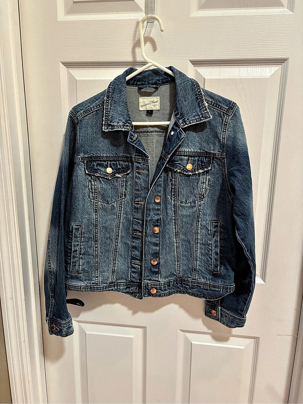 Universal Thread Classic Denim Trucker Jacket Blue M